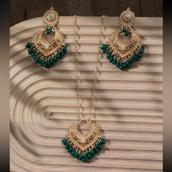Salwar Kameez Jewelry - 2 pc long chain pendant with earrings